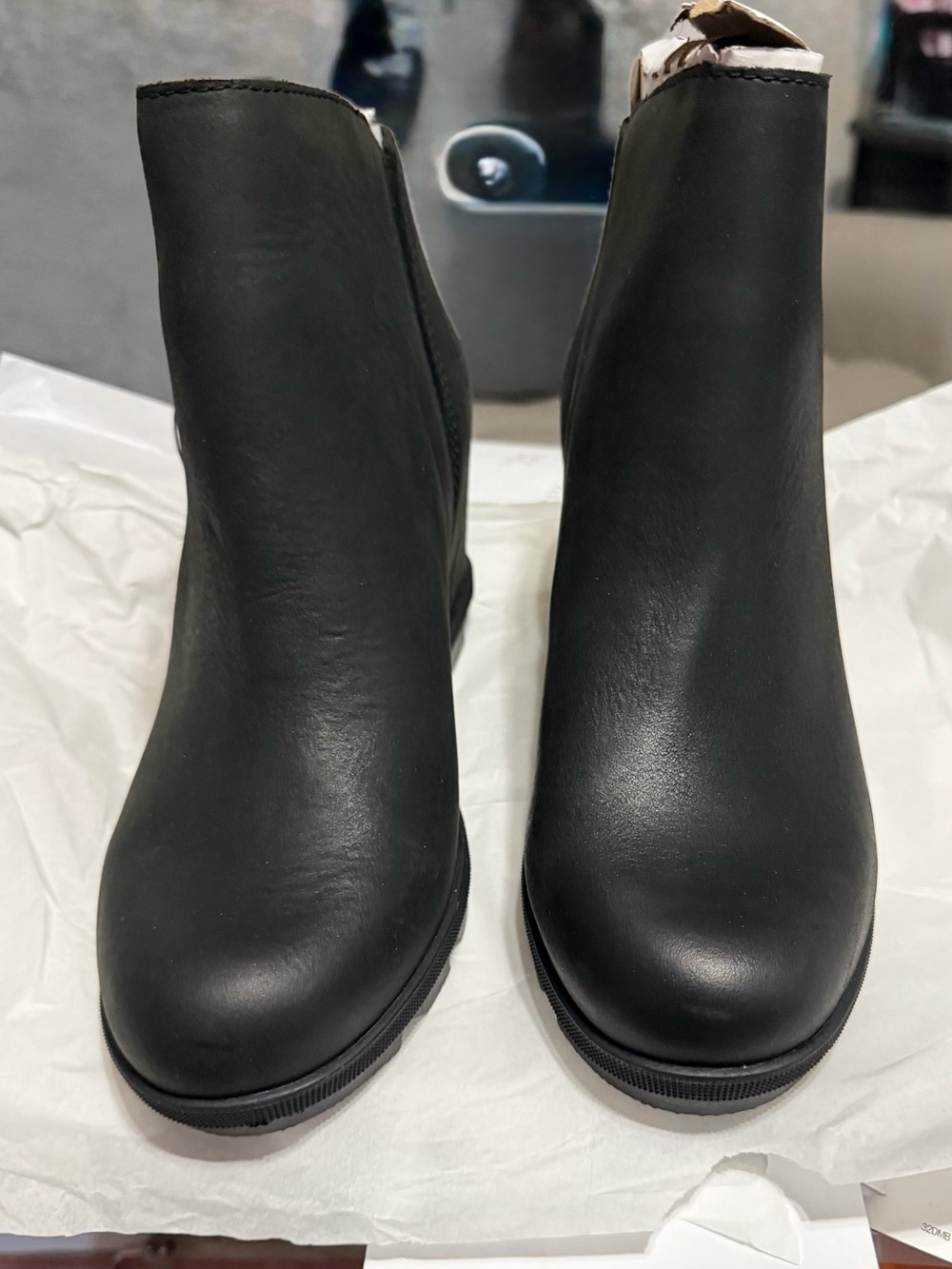 Sorel Black Smooth Leather Ankle Booties
